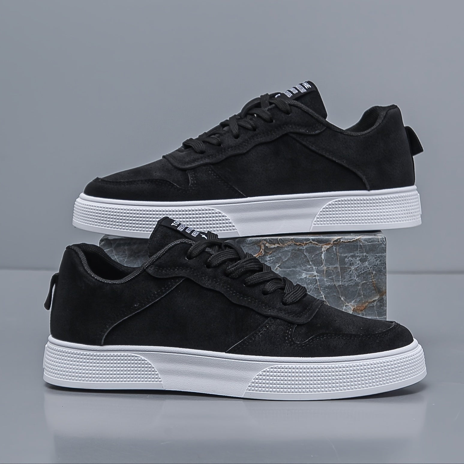 Casual Sneakers | Kunstsuède | Met Dikke Witte Zool