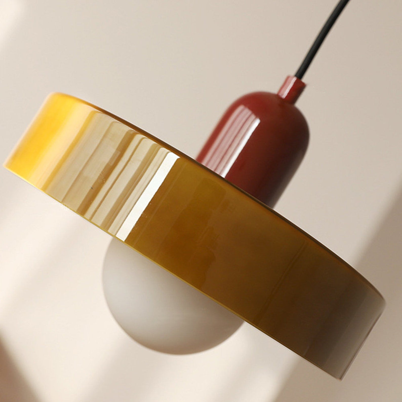 Bauhaus Hanglamp – Gekleurd Glas Stijlvol Design