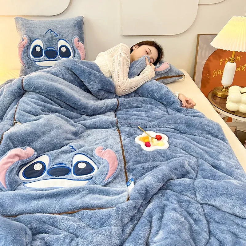 CozyCush: Verander je comfort met onze deken- en kussenset