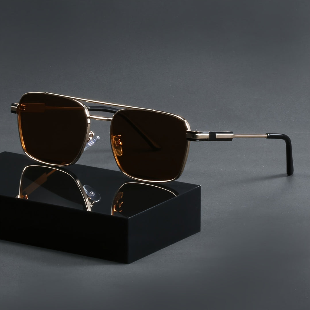 Trendy Full-Rim zonnebril met licht-blokkerende glazen voor heren voor strand & vrijetijdskleding | Noah
