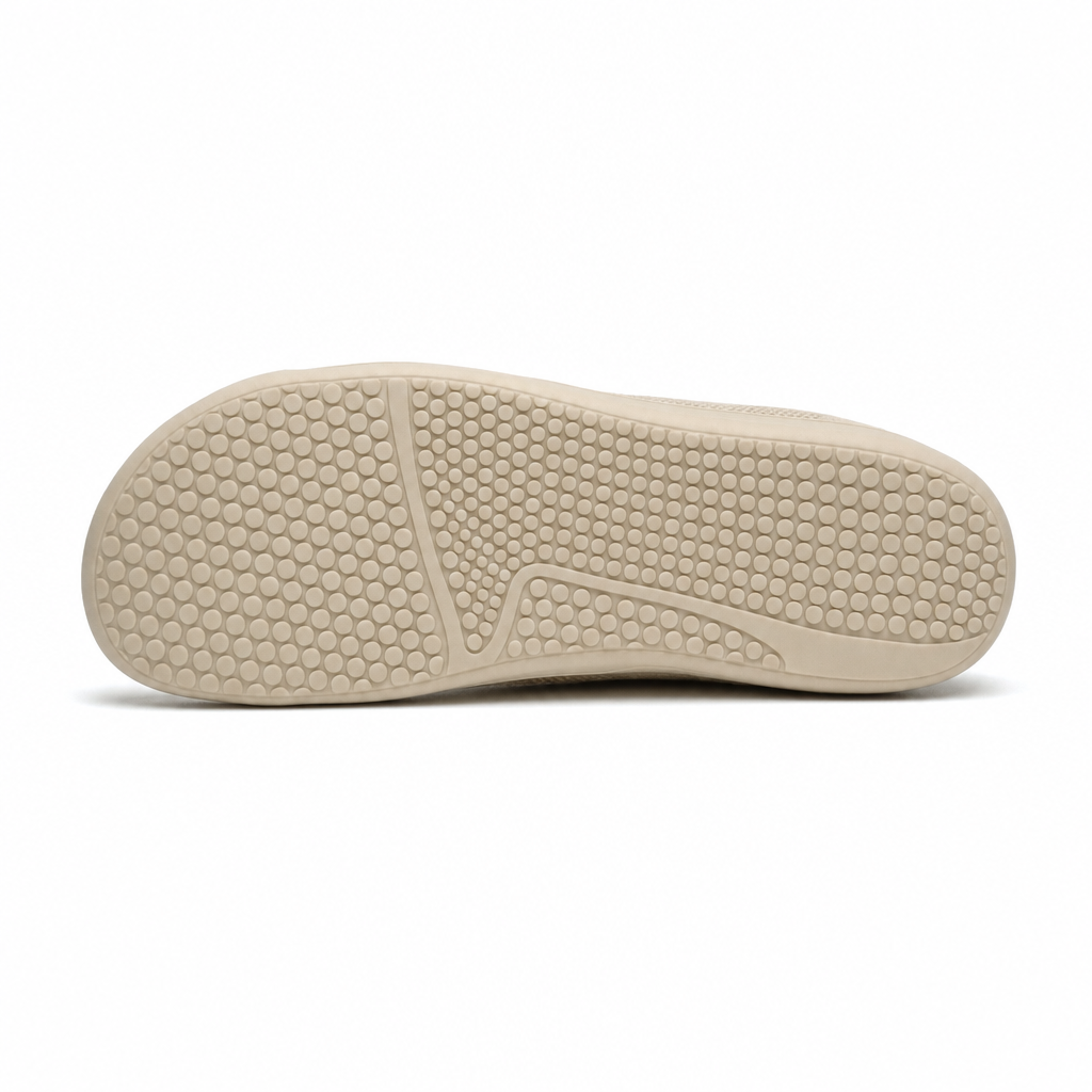 De platte flexibele zool van de barefoot sneaker