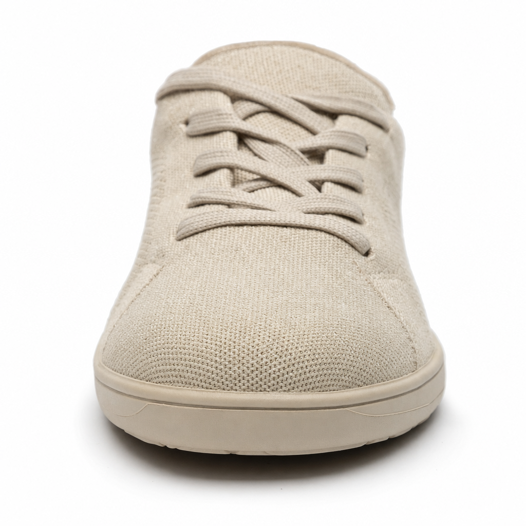 Close-up van de brede teenbox van de barefoot sneaker