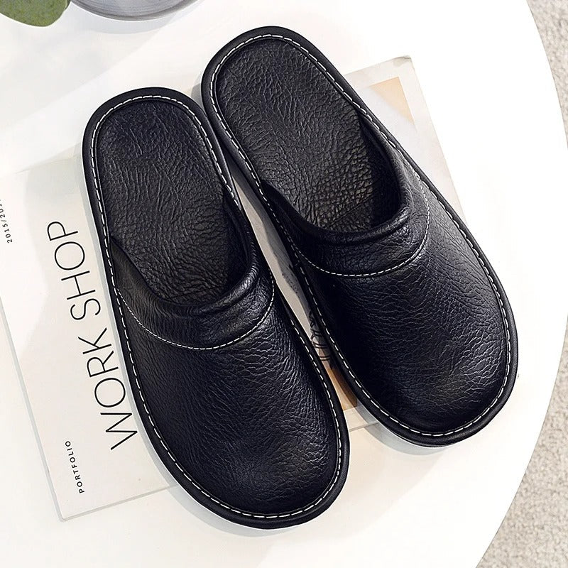 Hugo | Comfortabele Vegan Leren Pantoffels – Luxe & Ontspanning