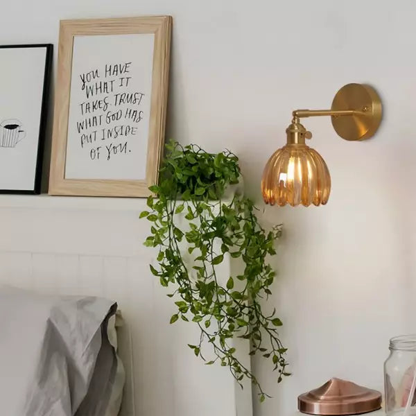 Vintage wandverlichting | Tulpvormig glas | Bloemknop ontwerp | Retro stijl | Tijdloze elegantie | Zacht warm licht | Metaal en glas | E26/E27 fitting | Nicht dimbaar | Geschikt voor elke kamer