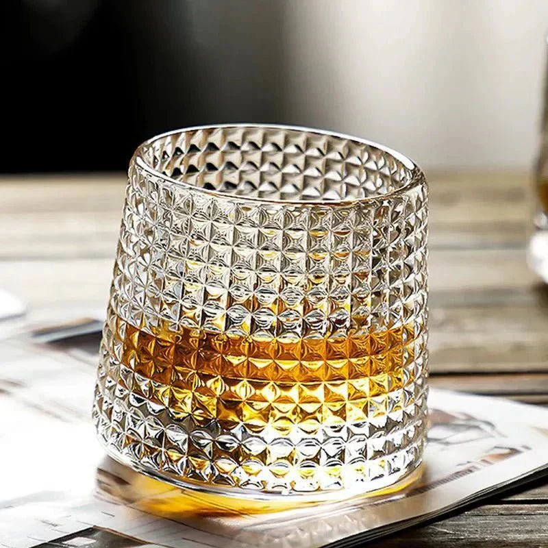 WaveLux Kristallen Whiskyglas – Luxe Gegolfd Design voor de Ultieme Whiskybeleving